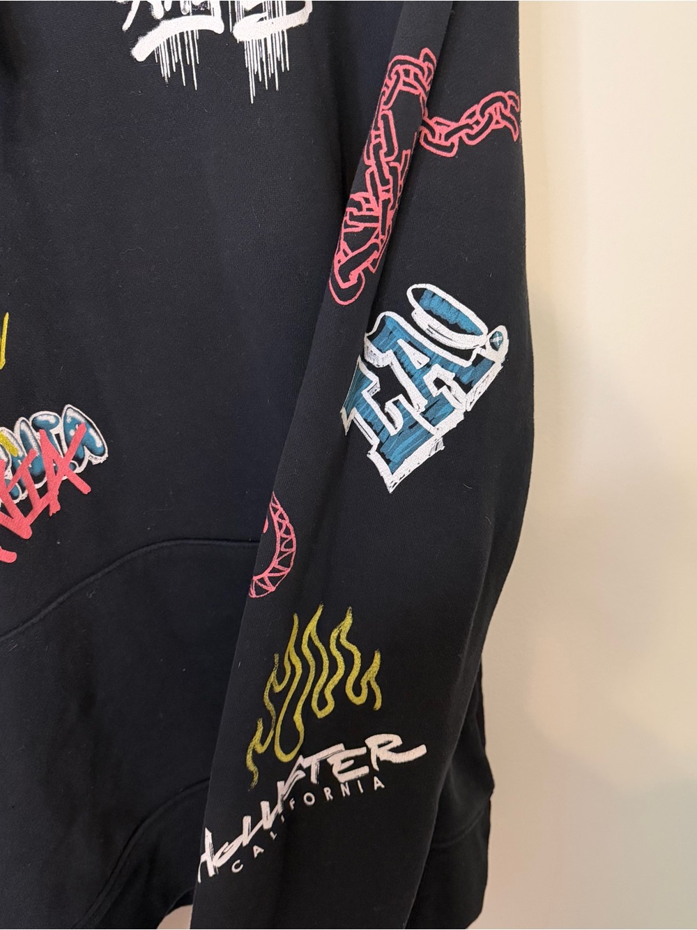 Hollister California Men’s Large Black Graphic Graffiti Hoodie Pullover Y2K - Picture 6 of 7